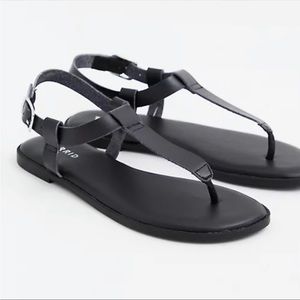 Torrid | Black T Strap Sandal | size 8.5 and 9